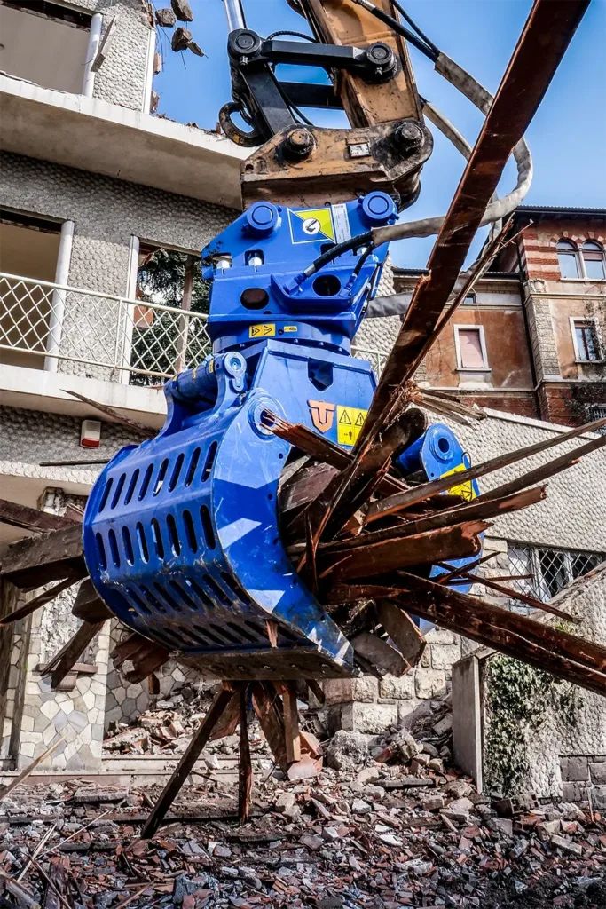 Pinces & Grappins – Tri, démolition et recyclage performants